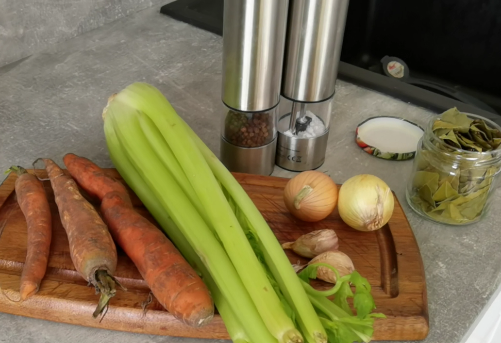 Naminis Kaulų Buljonas